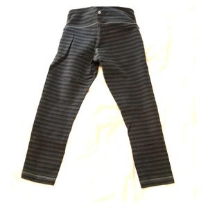 Lululemon Wunder Under Low-Rise crop tights